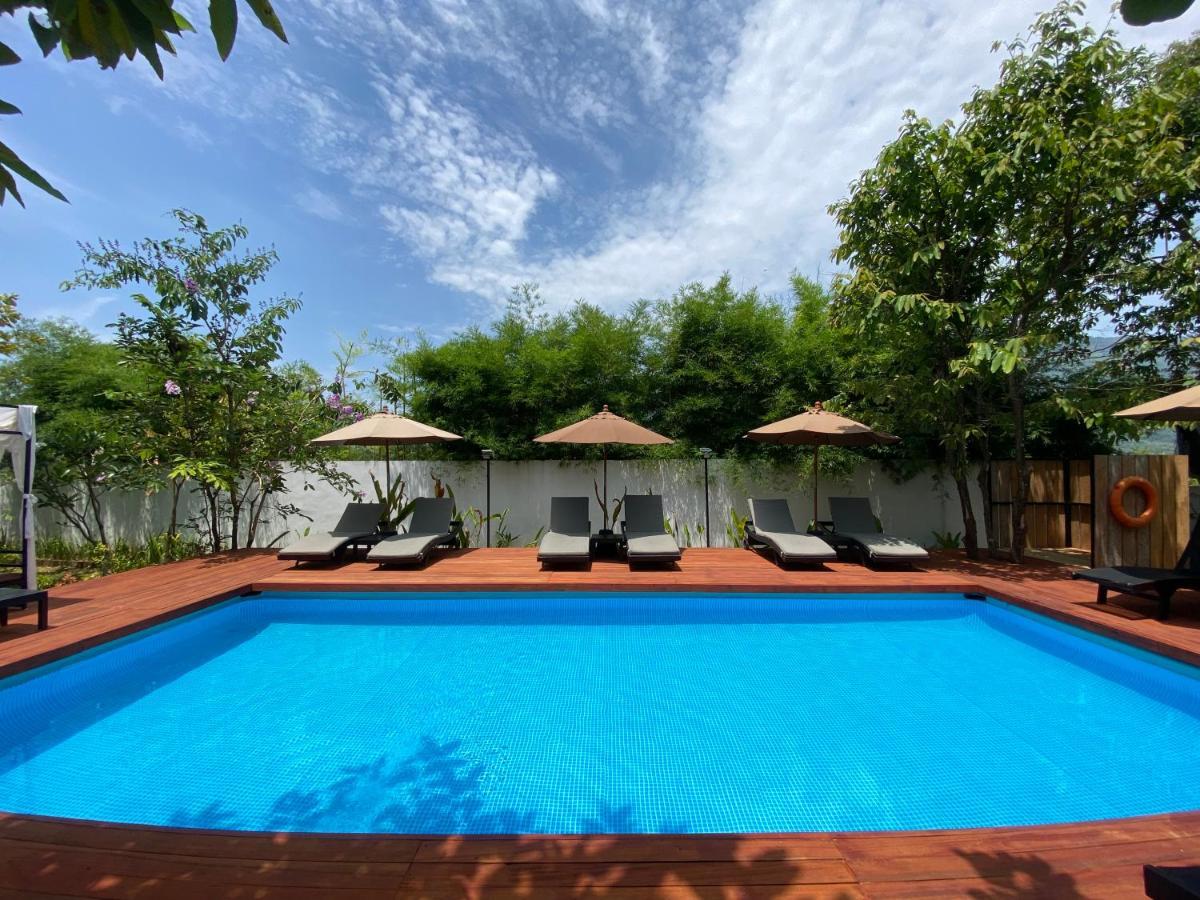 Hotel The Riviera Champasak Exterior foto