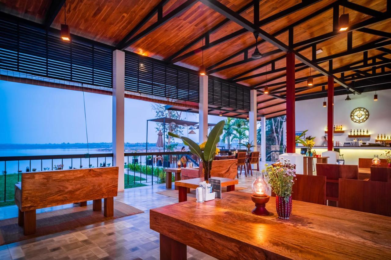 Hotel The Riviera Champasak Exterior foto